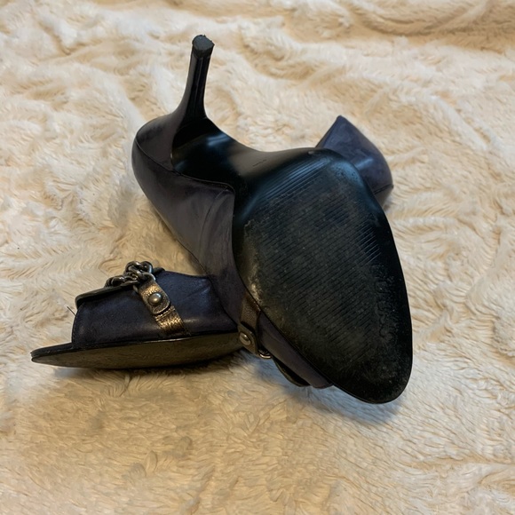 GUESS Heels - Picture 4 of 4